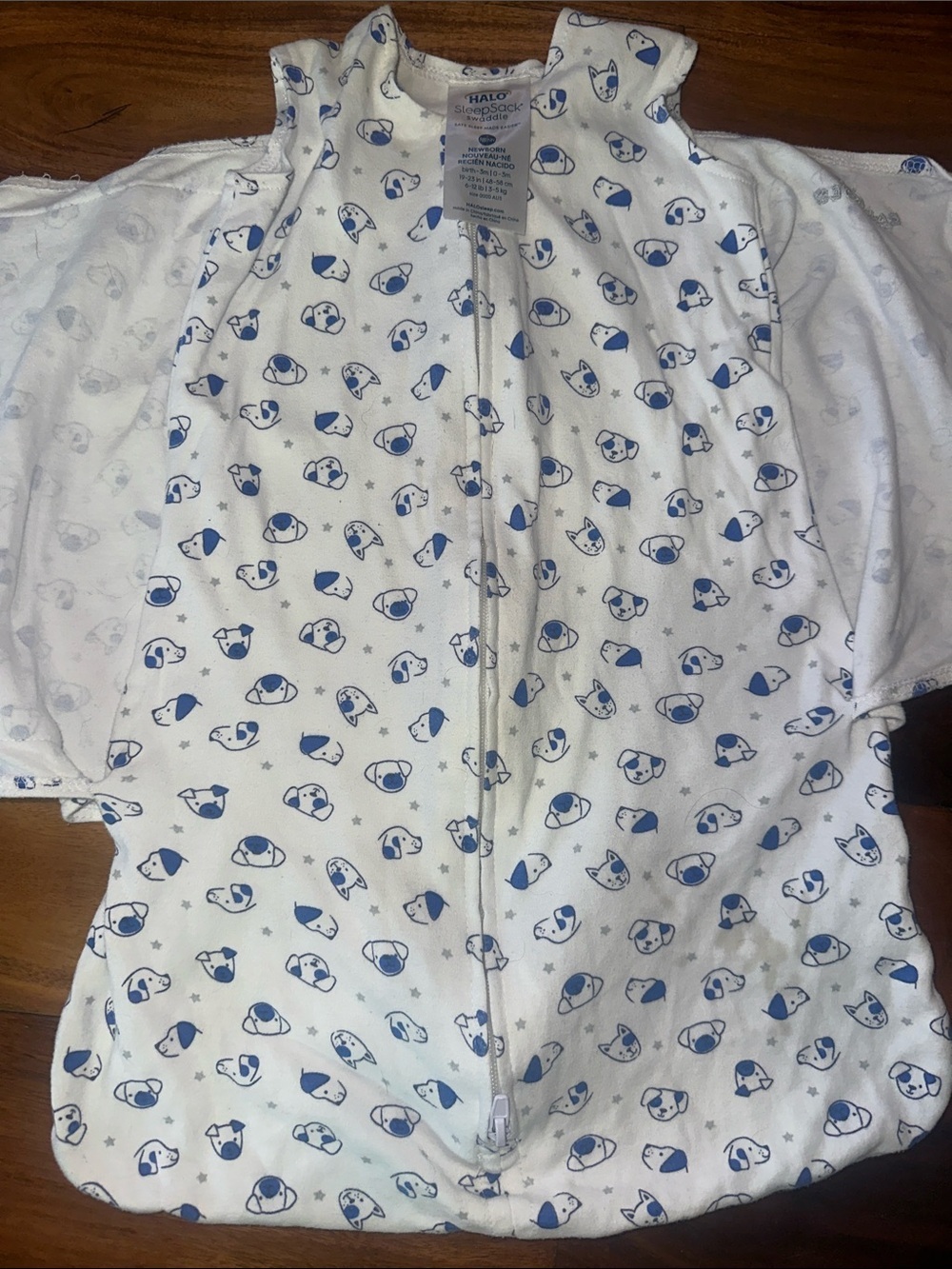 Halo Newborn White SleepSack with Blue Puppy Faces